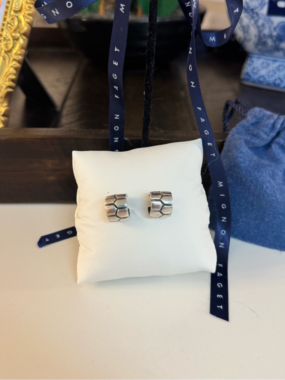 🩶 MIGNON FAGET STERLING SILVER COLLECTION TORTOISE HUGGABLE HOOP EARRINGS! 🩶🩶🩶